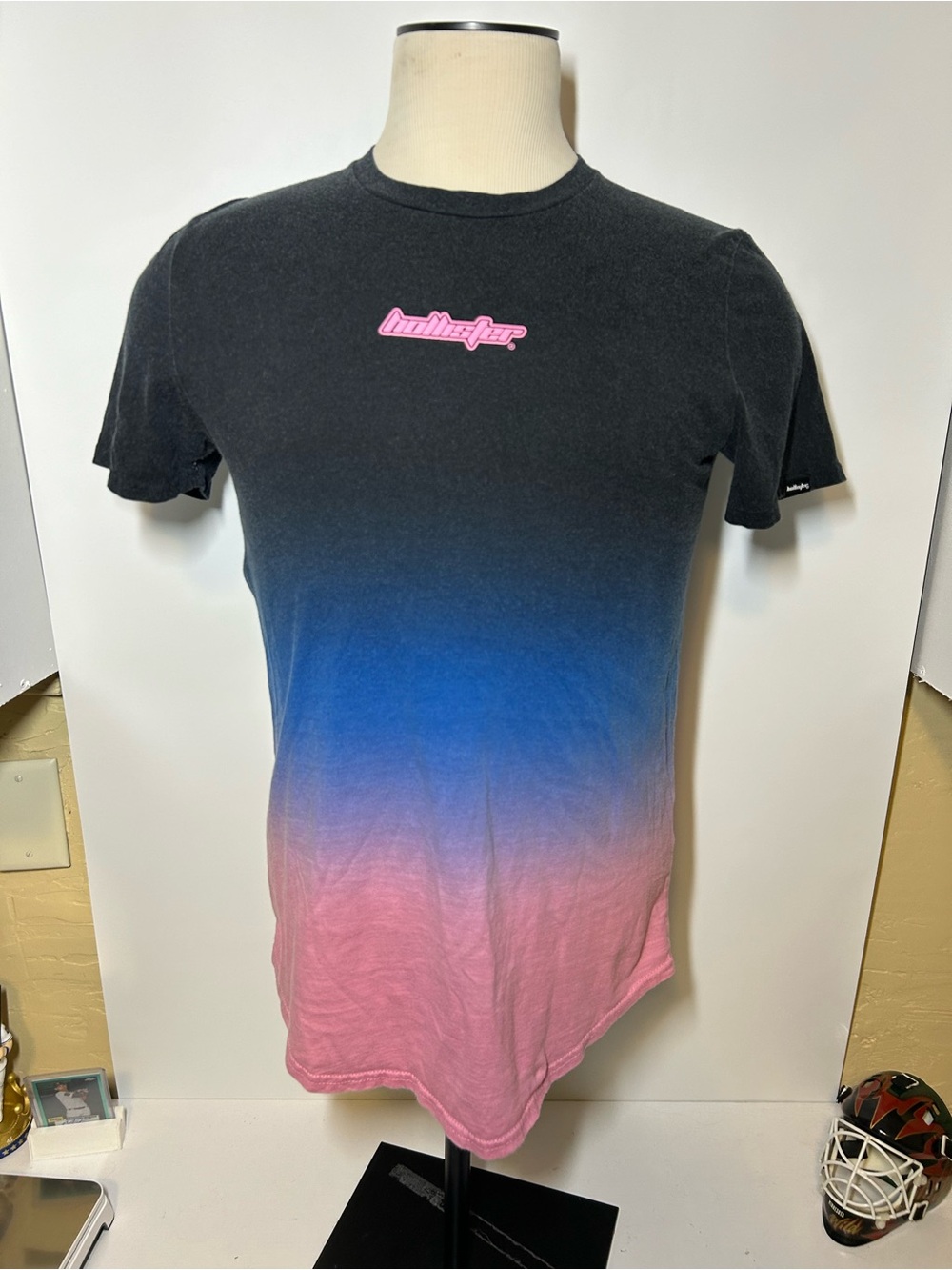 Hollister Men’s Crew Tee - Black to Blue to Pink